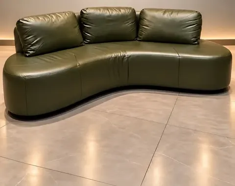 Sofá orgânico em couro natural da WJ Design